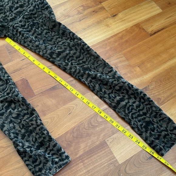 AG Adriano Jeans animal print Farrah High Rise Velvet Skinny Ankle Corduroy 24 - Picture 6 of 14